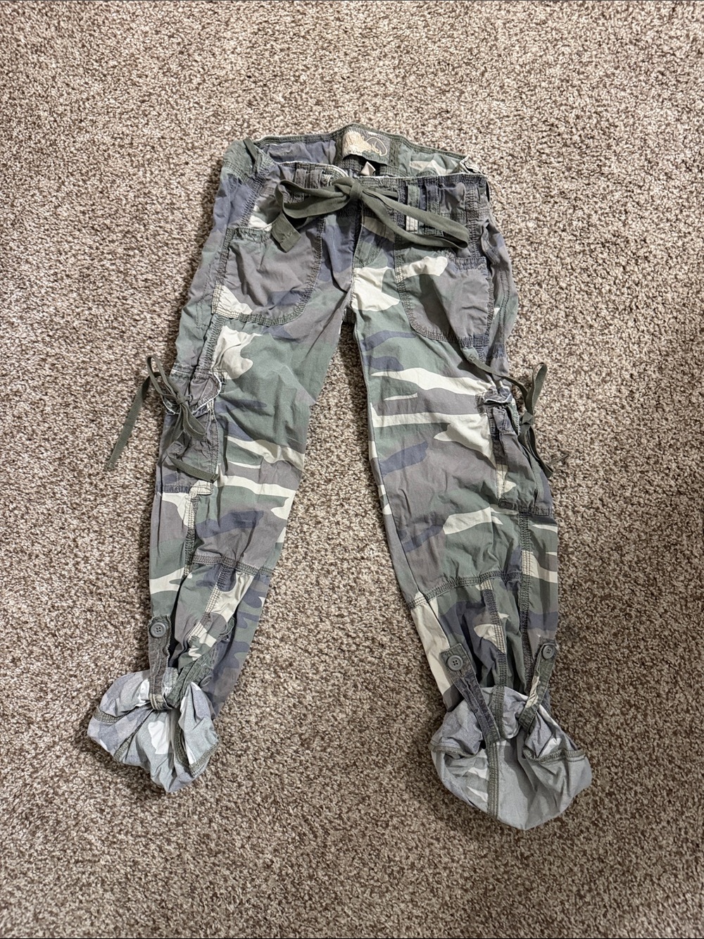 Y2K hollister size xs Camo Cargo Jogger Pants - Olive Camo
